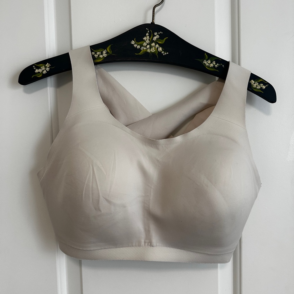 38DD Lululemon Full Support and Full Coverage Bra